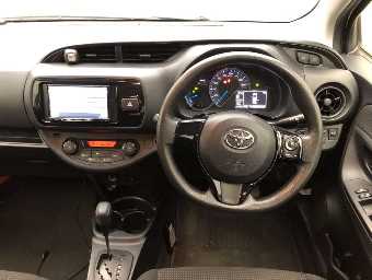 TOYOTA VITZ 2020 Image 6