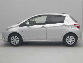 TOYOTA VITZ 2019 Image 5