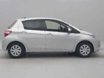 TOYOTA VITZ 2019 Image 6