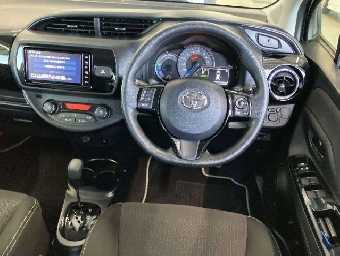 TOYOTA VITZ 2019 Image 8
