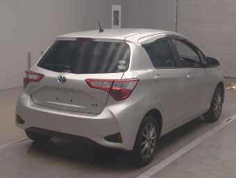 TOYOTA VITZ 2018 Image 2