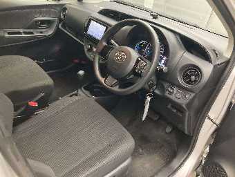 TOYOTA VITZ 2018 Image 5
