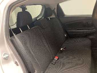 TOYOTA VITZ 2018 Image 8