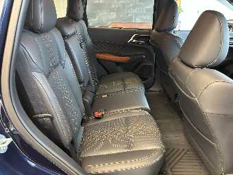 MITSUBISHI OUTLANDER PHEV 2024 Image 17