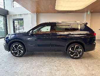 MITSUBISHI OUTLANDER PHEV 2024 Image 8