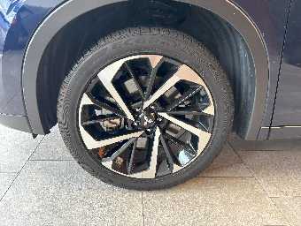 MITSUBISHI OUTLANDER PHEV 2024 Image 9