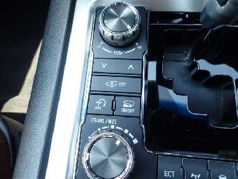 TOYOTA LAND CRUISER 2020 Image 58