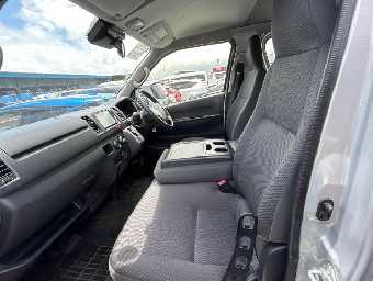 TOYOTA REGIUSACE 2019 Image 12