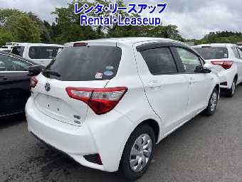 TOYOTA VITZ 2018 Image 2