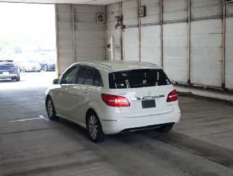 MERCEDES BENZ B CLASS 2014 Image 2