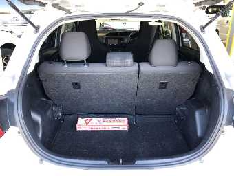 TOYOTA VITZ 2019 Image 8