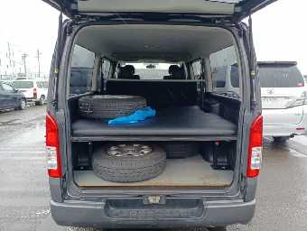 TOYOTA HIACE 2017 Image 8