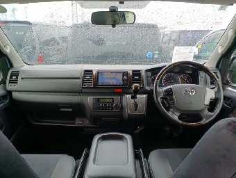 TOYOTA HIACE 2017 Image 12