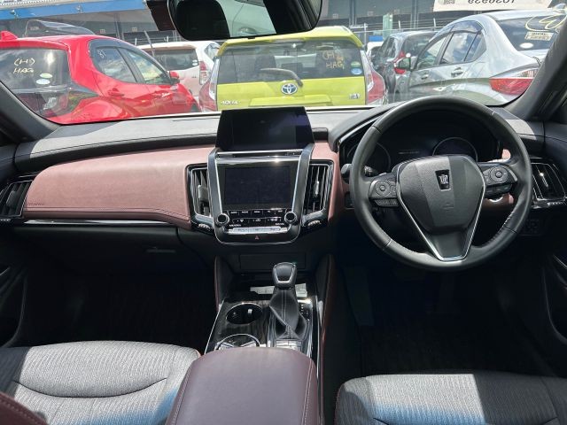 TOYOTA CROWN HYBRID 2019 Image 25
