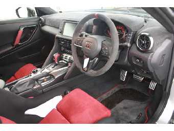NISSAN GT-R 2017 Image 12