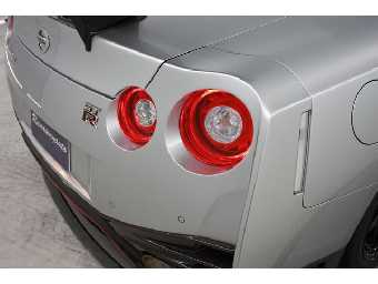 NISSAN GT-R 2017 Image 9