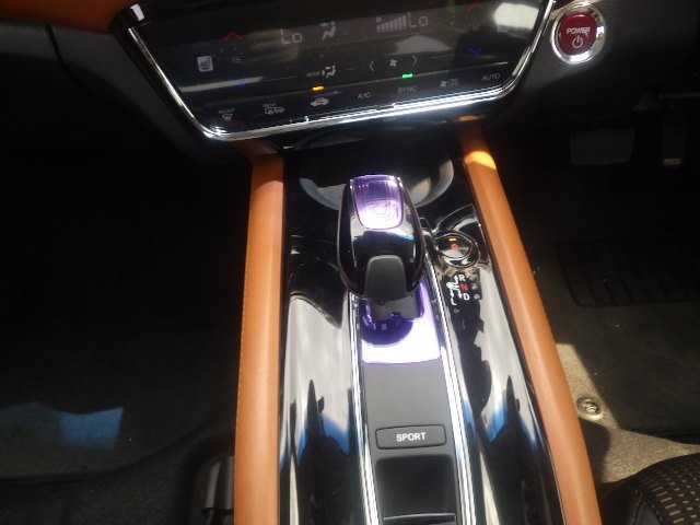 HONDA VEZEL 2014 Image 28