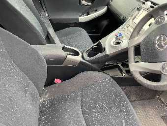 TOYOTA PRIUS 2012 Image 8