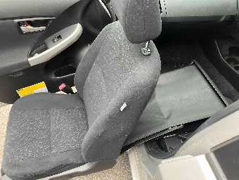 TOYOTA PRIUS 2012 Image 11