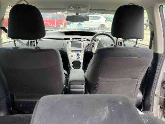TOYOTA PRIUS 2012 Image 14