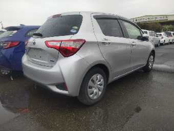 TOYOTA VITZ 2019 Image 2