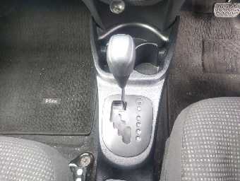 TOYOTA VITZ 2019 Image 11