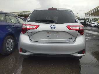 TOYOTA VITZ 2019 Image 3