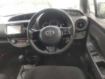 TOYOTA VITZ 2019 Image 9