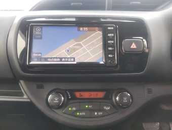 TOYOTA VITZ 2019 Image 10