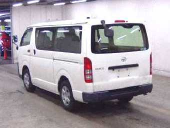 TOYOTA HIACE 2015 Image 2