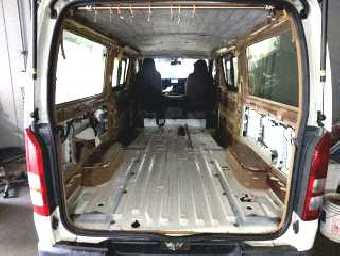 TOYOTA HIACE 2015 Image 6