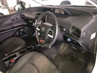 TOYOTA PRIUS 2018 Image 5