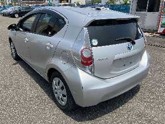 TOYOTA AQUA 2012 Image 3