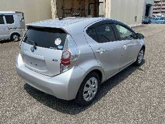 TOYOTA AQUA 2012 Image 4