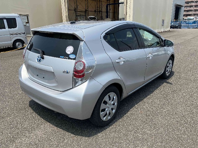 TOYOTA AQUA 2012 Image 21