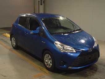 TOYOTA VITZ 2017 Image 3