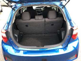 TOYOTA VITZ 2017 Image 7