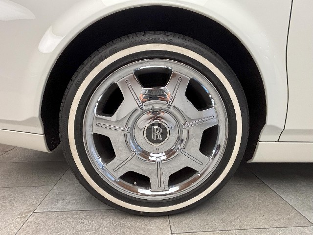 ROLLS ROYCE PHANTOM 2014 Image 23