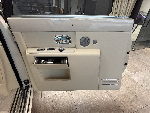 ROLLS ROYCE PHANTOM 2014 Image 38