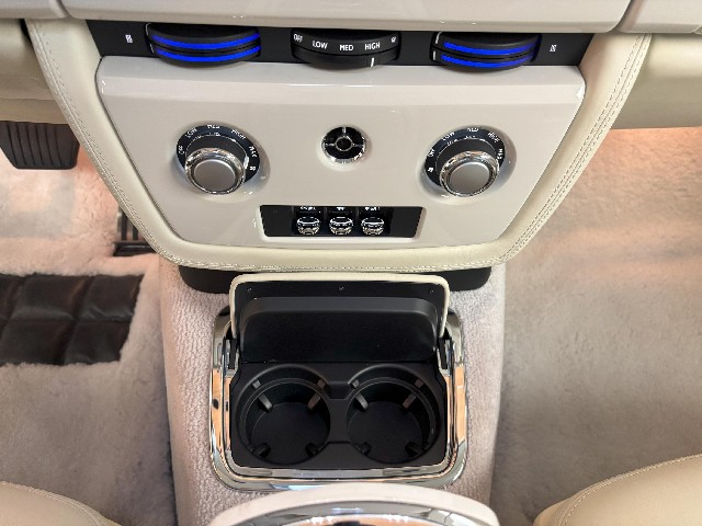 ROLLS ROYCE PHANTOM 2014 Image 56