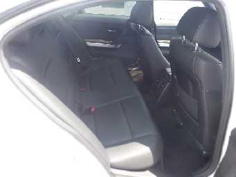 BMW 3 SERIES 2011 Image 12