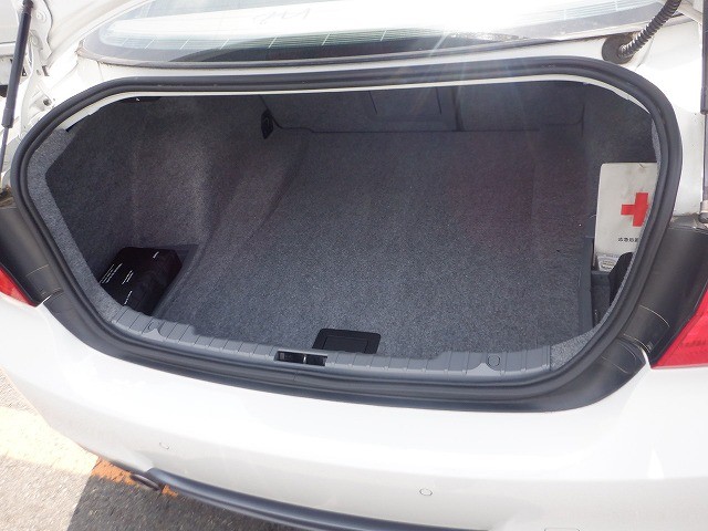 BMW 3 SERIES 2011 Image 21