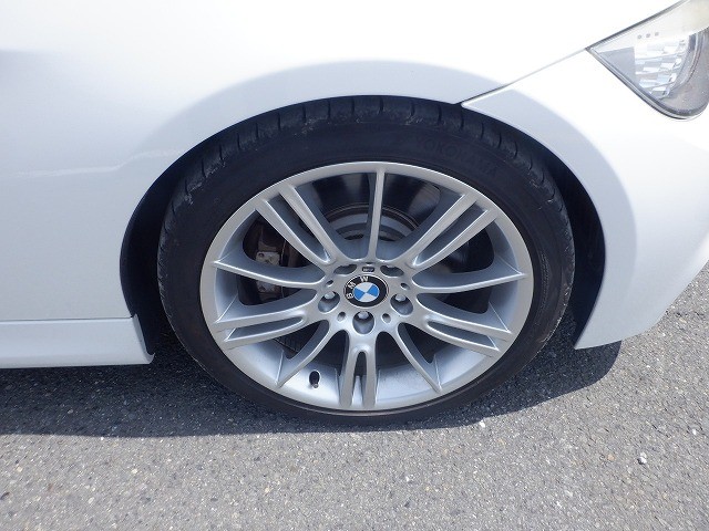 BMW 3 SERIES 2011 Image 24