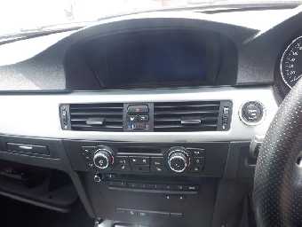 BMW 3 SERIES 2011 Image 8