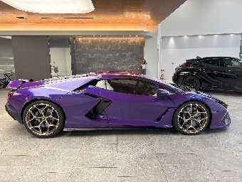LAMBORGHINI REVUELTO 2025 Image 14
