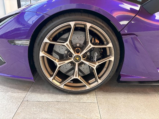 LAMBORGHINI REVUELTO 2025 Image 25