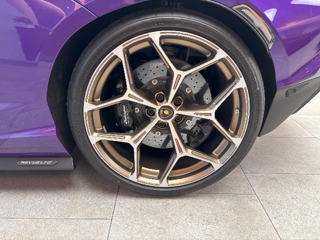 LAMBORGHINI REVUELTO 2025 Image 26
