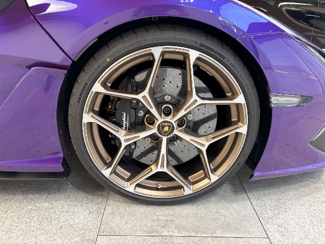 LAMBORGHINI REVUELTO 2025 Image 28