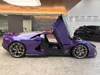 LAMBORGHINI REVUELTO 2025 Image 4
