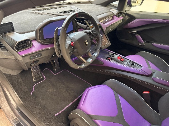 LAMBORGHINI REVUELTO 2025 Image 31